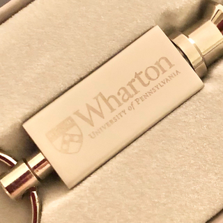【ネット決済・配送】Wharton University of Pennsylvania Keychain キーチェーン　ウォートンスクール　ペンシルベニア大学　ペン大　MBA 美品の画像