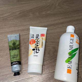 [取引中] 洗顔、薬用ローション、ハンドスクラブ、ゴキブリホイホイ、オーブン手袋の画像