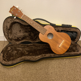 【美品】ウクレレ famous FS-1G ケースセット