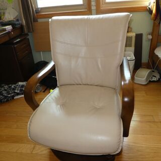 キャスター付きオフィスチェアー