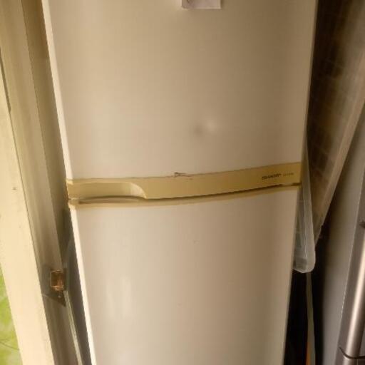 シャープ冷蔵庫225 L 2008年製別館倉庫浦添市安波茶2-8-6においてます