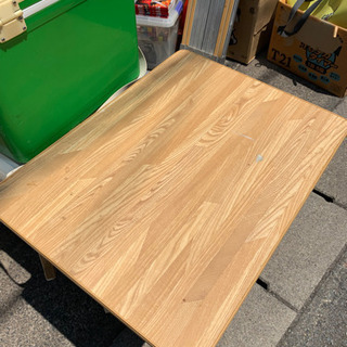 折り畳みテーブル　200円