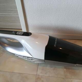 掃除機　ハンディ―クリーナー　2016年製の画像