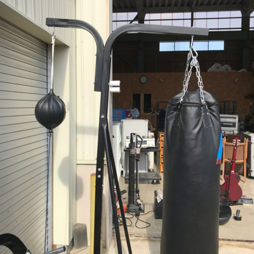 サンドバッグ　F.R.JAPAN サンドバッグスタンド　砂袋×2  パンチングボール付き