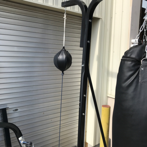 サンドバッグ　F.R.JAPAN サンドバッグスタンド　砂袋×2  パンチングボール付き