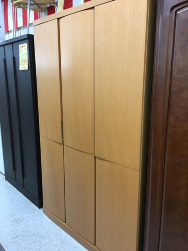 ワードローブ　モダンなデザインでステキです。