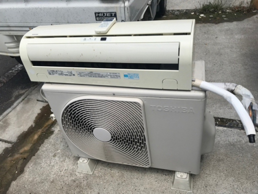 【名古屋市郊外配送可能】東芝 4.0kwルームエアコン　RAS-4023D(W)  2013年製
