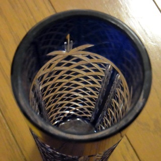江戸切子花瓶。の画像