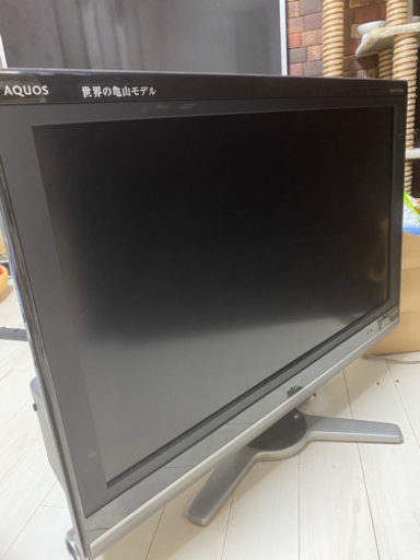 テレビ　　AQUOS LC-32DX1