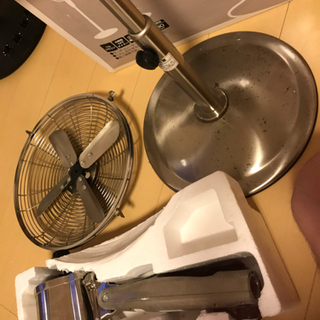 メタル調扇風機の画像