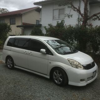 トヨタ　アイシス　プラタナ４WD決まりました