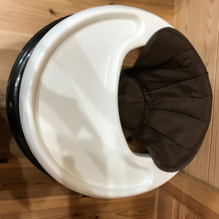 場所とらない　たためるベビー歩行器の画像