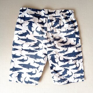 H＆M ショートパンツ　シャークプリント　ハーフパンツ　128cmの画像