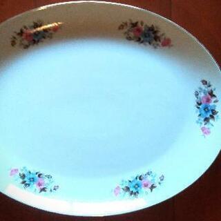 白い大皿　花 Wide Plate with flower marks (English available)の画像