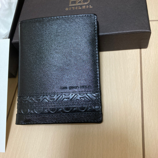 新品未使用！韓国ブランド　本革　メンズ2つ折り財布