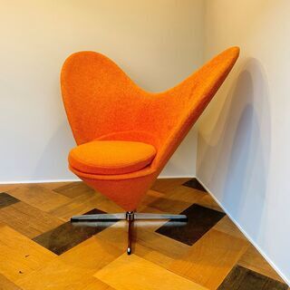 宇都宮でオシャレな家具を探すなら『オトワリバース！』ハートコーンチェア HEART CONE CHAIR リプロダクト オレンジ USED家具 中古品①