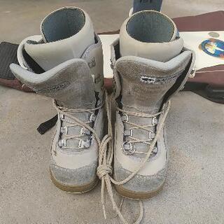 スノーボード（BURTON）、ブーツ（SALOMON）の画像