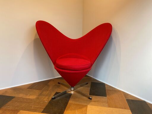 宇都宮でオシャレな家具を探すなら『オトワリバース！』ハートコーンチェア HEART CONE CHAIR リプロダクト レッド USE