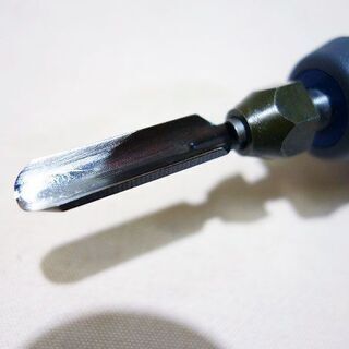 【苫小牧バナナ】状態良好！ RYOBI/リョービ 電動彫刻刀 100V 小型 軽量モデル DC-501 高性能刃 3本付き♪の画像