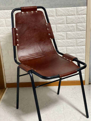 レザーチェア　シャルロットペリアン