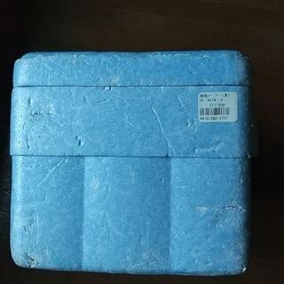 【お値下げ】コンパクトな発泡スチロールクーラーBOXの画像