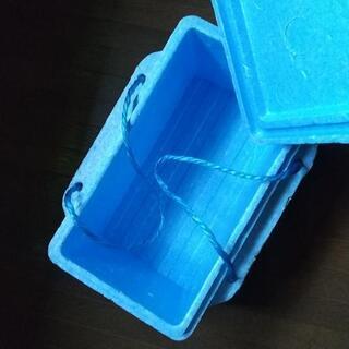 【お値下げ】コンパクトな発泡スチロールクーラーBOXの画像