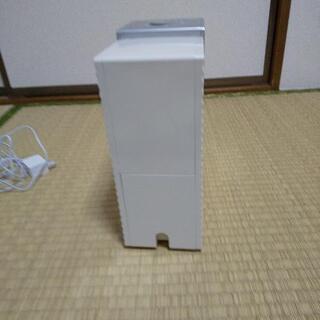 TOSHIBA   消臭器デオドライザーの画像