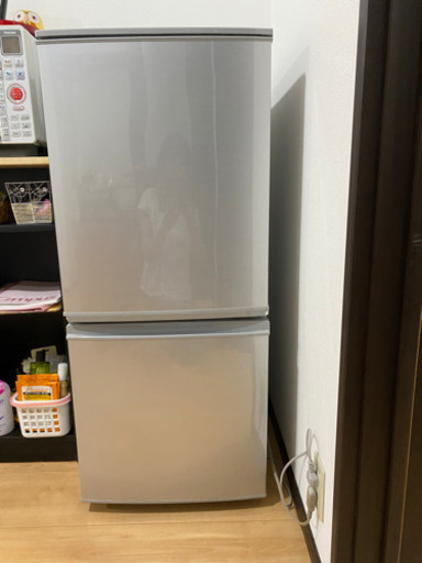 お話中　シャープ 137ℓ冷蔵庫2016年製