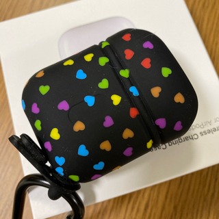 【中古】AirPodsフルセット＝充電ケース、イヤフォン本体、カバーケースの画像