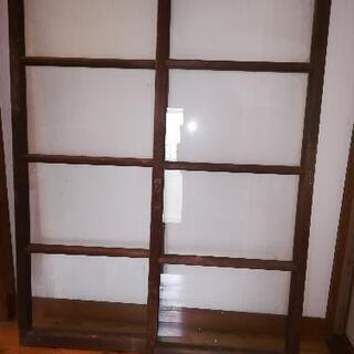 古民家の窓ガラス　２枚セットの画像