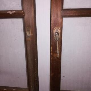 古民家の窓ガラス　２枚セットの画像