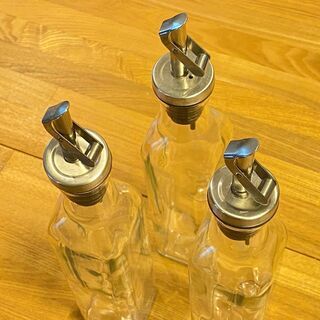 【新品未使用】ニトリ　オイル&ビネガーボトル オーク(250ml)　3本1セットの画像