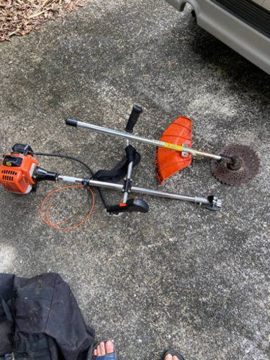 （お話中）二つに分かれる草刈り機　美品