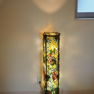 ステンドグラスのフロアスタンドランプあげますの画像