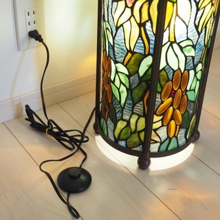 ステンドグラスのフロアスタンドランプあげますの画像