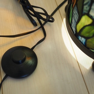 ステンドグラスのフロアスタンドランプあげますの画像