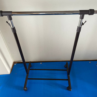 ハンガーラック　ほぼ使ってないのできれいです！