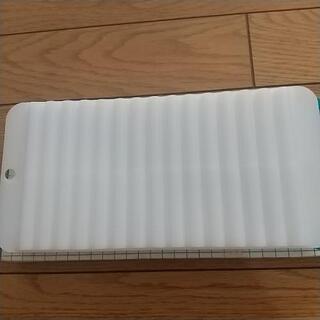 細長い氷を作る製氷皿