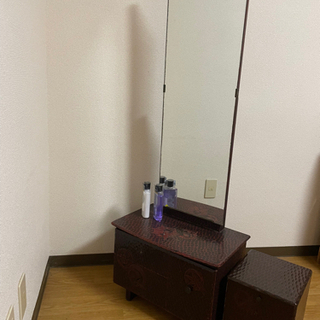鎌倉彫鏡台、小引出しを差し上げます