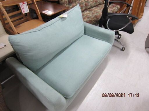 8000円　 リサイクルショップのダイトーです。お持ち帰り価格　ペパーミントグリーン　2人ソフャー