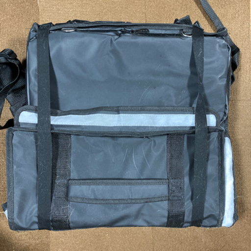 ウーバーイーツバッグ　Uber eats