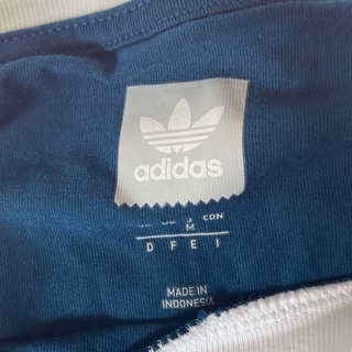 adidas Tシャツの画像