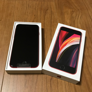 新品　iphone SE 64GB red レッドカラー　本体　携帯電話の画像