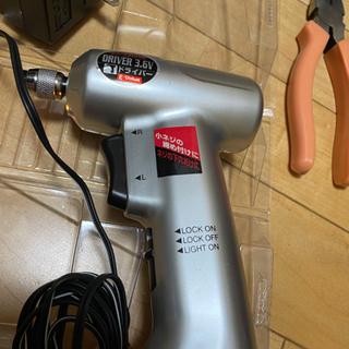 電動ドライバー　と　ちょっとした工具の画像