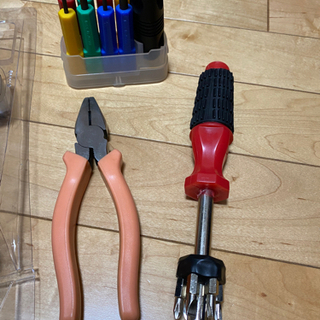 電動ドライバー　と　ちょっとした工具の画像
