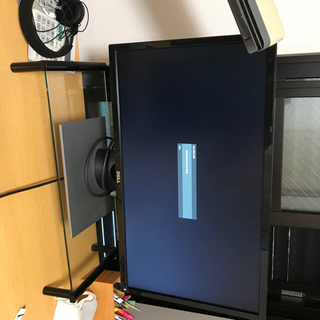 （美品　今週末まで）23.8インチディスプレイ　DELL モニター　パソコンラック＋HDMIケーブル付の画像