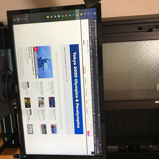 （美品　今週末まで）23.8インチディスプレイ　DELL モニター　パソコンラック＋HDMIケーブル付の画像