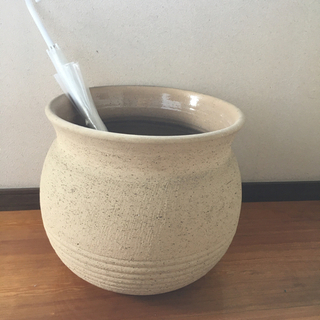 大きな壺　手水鉢
