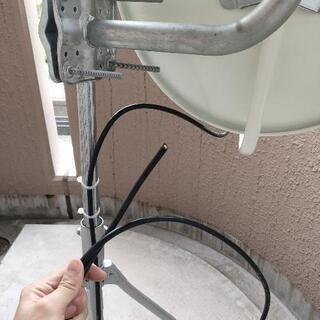 4K対応BS,CSアンテナ、スタンドの画像