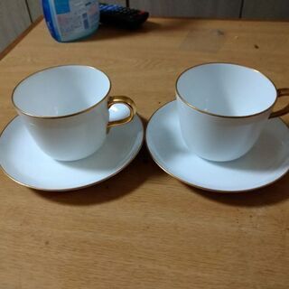 金縁オシャンなティーカップソーサーのセット